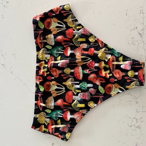 Mushrooms Bikini Bottom S-L see measurements NWOT - Picture 3 of 7